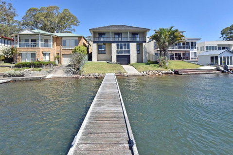 New Property Silverwater Serenity Shores Absolute Waterfront On The Lake - Accommodation Sunshine Coast 0