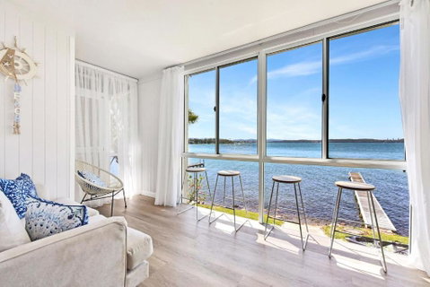 New Property Silverwater Serenity Shores Absolute Waterfront On The Lake - Accommodation Sunshine Coast 3
