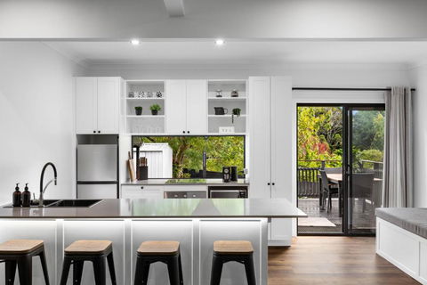 New Modern 2 Bedroom Mountain Retreat Escape - Accommodation Sunshine Coast 1