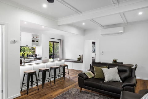 New Modern 2 Bedroom Mountain Retreat Escape - Accommodation Sunshine Coast 3