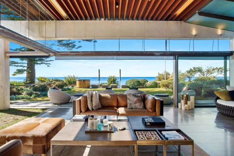 Newport Elegance Absolute Beachfront - Accommodation Sunshine Coast 0