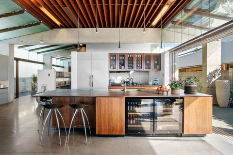 Newport Elegance Absolute Beachfront - Accommodation Sunshine Coast 1