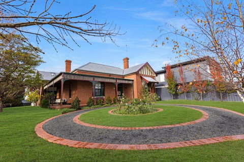 Noble View - Accommodation Sunshine Coast 0