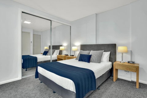 North Sydney Large Two Bedroom MIL2252402 - Accommodation Sunshine Coast 2