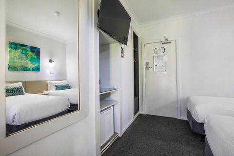 Nightcap At Skyways Hotel - Accommodation Sunshine Coast 3