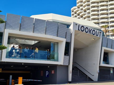 Oceanic Escape 50m To Beach - Accommodation Sunshine Coast 3