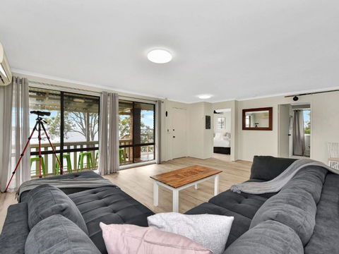 On The Lake At Fishing Point - Accommodation Sunshine Coast 2