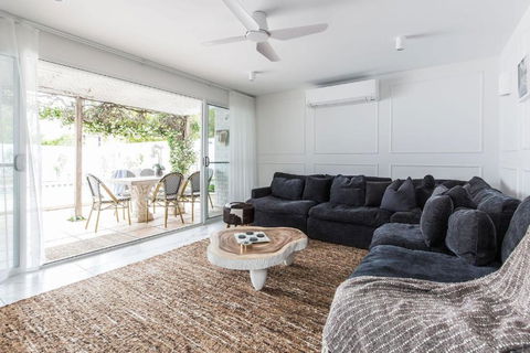 One Marola Is Stylish Privacy In Paradise - Accommodation Sunshine Coast 2