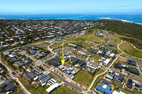 Opulence Cove - Accommodation Sunshine Coast 2