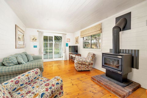 Orchard Cottage Alpine Southern Highlands - Accommodation Sunshine Coast 1