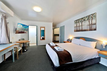 Oscar Motel with Accommodation Sunshine Coast