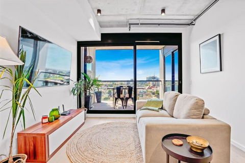Ovation - New Footscray Apt W Parking & Pool - Accommodation Sunshine Coast 0