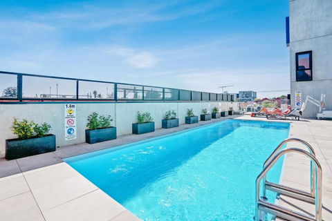 Ovation - New Footscray Apt W Parking & Pool - Accommodation Sunshine Coast 1