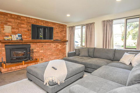 Ovens Valley Retreat - Accommodation Sunshine Coast 1