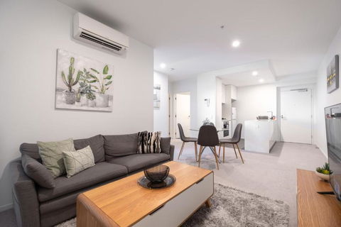 Panoramic Views 2br With Pool And Free Carpark - Accommodation Sunshine Coast 1