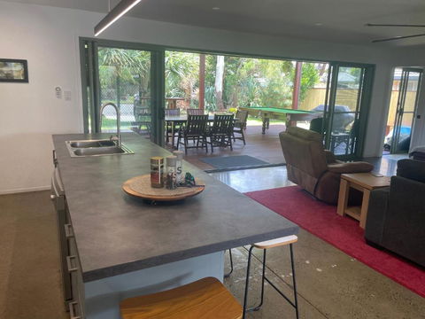 Pandanus Paradise. Newly Renovated 4 Bedroom Home - Accommodation Sunshine Coast 2