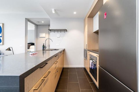 Paradise In Popular Pier Complex Apt - Kingston - Accommodation Sunshine Coast 2