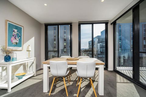 Paradise In Popular Pier Complex Apt - Kingston - Accommodation Sunshine Coast 3