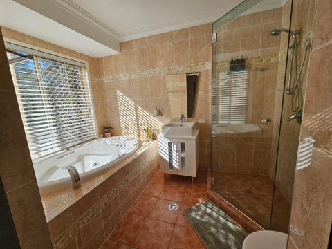 Paradise - Accommodation Sunshine Coast 0