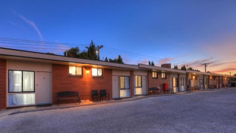 Paruna Motel - Accommodation Sunshine Coast 1