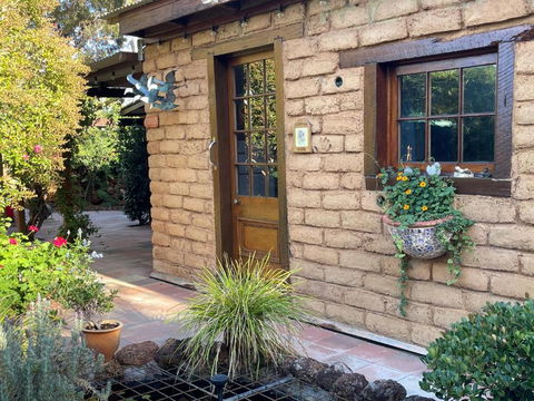 Patricias Garden Studio - Accommodation Sunshine Coast 1