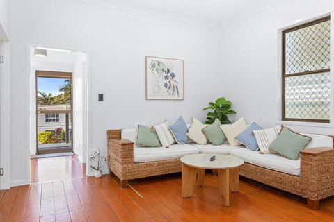 Perfect Cooee Bay Beach Getaway! - Accommodation Sunshine Coast 0