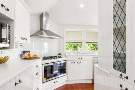 Pet Friendly Family Home In Brisbane - Relocations And Family Stays - Fast Internet - Parking - Netflix - Accommodation Sunshine Coast 3