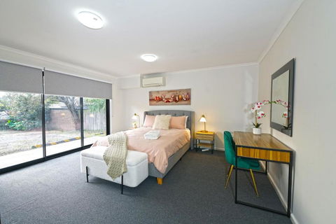 Pet Friendly Well-appointed 3BM Retreat Parking Netflix - Accommodation Sunshine Coast 0