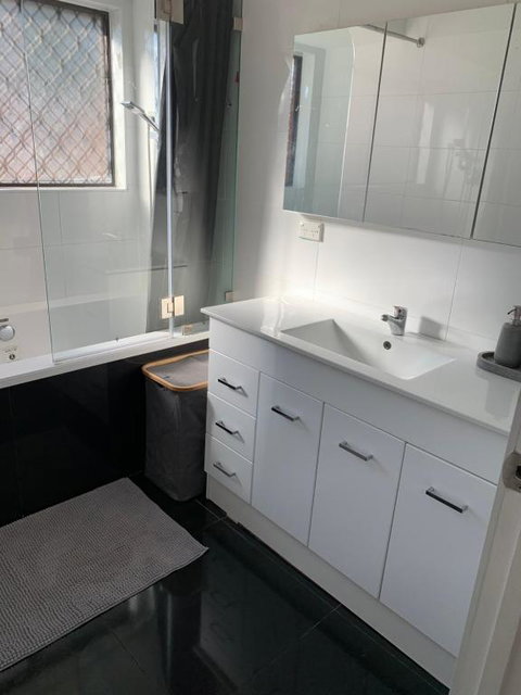 Pets Welcome Central And Convenient - Accommodation Sunshine Coast 2