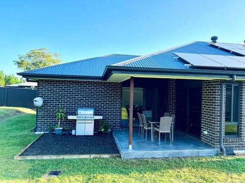 Plantation Retreat 4 Bedroom Modern Home - Accommodation Sunshine Coast 2