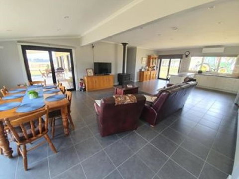 Pleasant Hill BnB - Accommodation Sunshine Coast 3