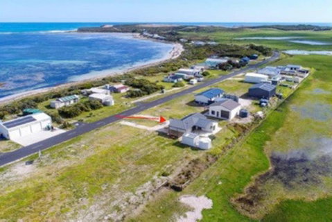 Plovers Rest At Cape Douglas - Accommodation Sunshine Coast 3