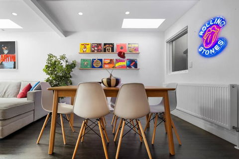 Port Paradiso - Accommodation Sunshine Coast 1