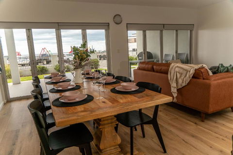 Port Vincent Seaside Apartments - Apartment 2 - Accommodation Sunshine Coast 1