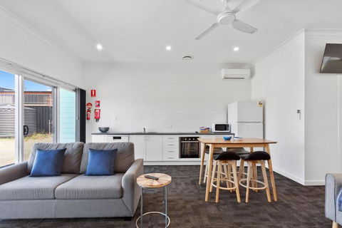 Port Lincoln Shark Apartment 4 - Accommodation Sunshine Coast 1