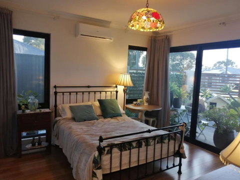 Private & Cosy! Master Bedroom In Perth With Garden View - Accommodation Sunshine Coast 0