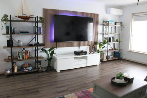 Raeside Home - Accommodation Sunshine Coast 0