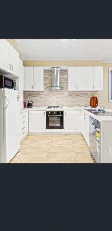 Private Room2 20 Minute CBD And Airport - Accommodation Sunshine Coast 0