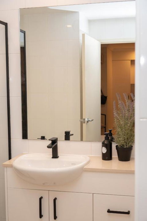 PRIME SPOT: Modern Studio+Balcony Darling Harbour - Accommodation Sunshine Coast 3