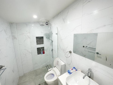 Private, Local Living Studio In Mascot, Airport - Accommodation Sunshine Coast 1