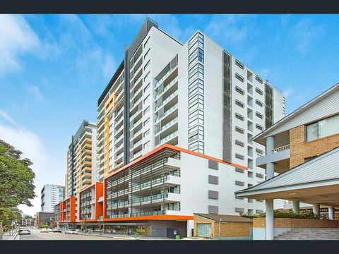 Private Room With Shared Washroom Only In 3bhk Apartment - Accommodation Sunshine Coast 0
