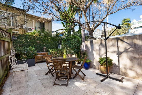 Pyrmont Self-Contained Terrace House (64 BUL) - Accommodation Sunshine Coast 2