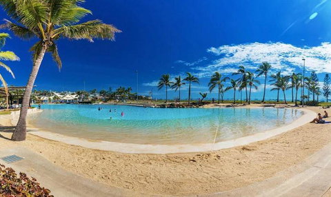 QCWA Cheerful Cottage - Airlie Beach - Accommodation Sunshine Coast 3