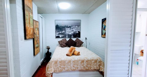 Quaint & Tranquil Subiaco 1 Bedroom Apartment - Accommodation Sunshine Coast 1