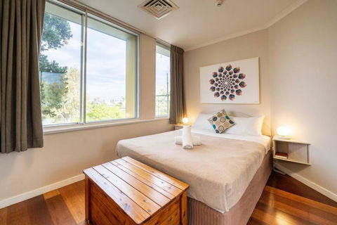 Quaint Auchenflower 1B1B Apt W Parking Close To UQ - Accommodation Sunshine Coast 0