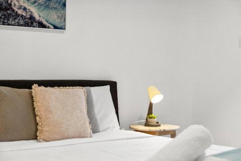 Quaint Double Room - Centrally Located At Glenfield - Shared Bathroom - Accommodation Sunshine Coast 2