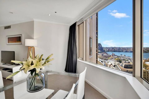 Quality Apartment In The Rocks GLO1203 - Accommodation Sunshine Coast 0