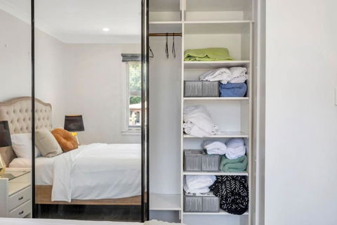 Quiet Elevated Serene Home (Top) - Accommodation Sunshine Coast 3
