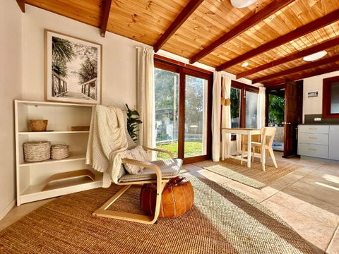Private Access Retreat 1 Queen Bedroom W Stunning Pool And Ocean Views - Accommodation Sunshine Coast 0