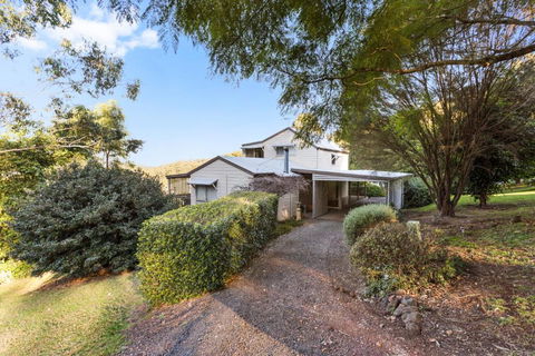 Ravensbourne Escape - Windsong - Accommodation Sunshine Coast 2